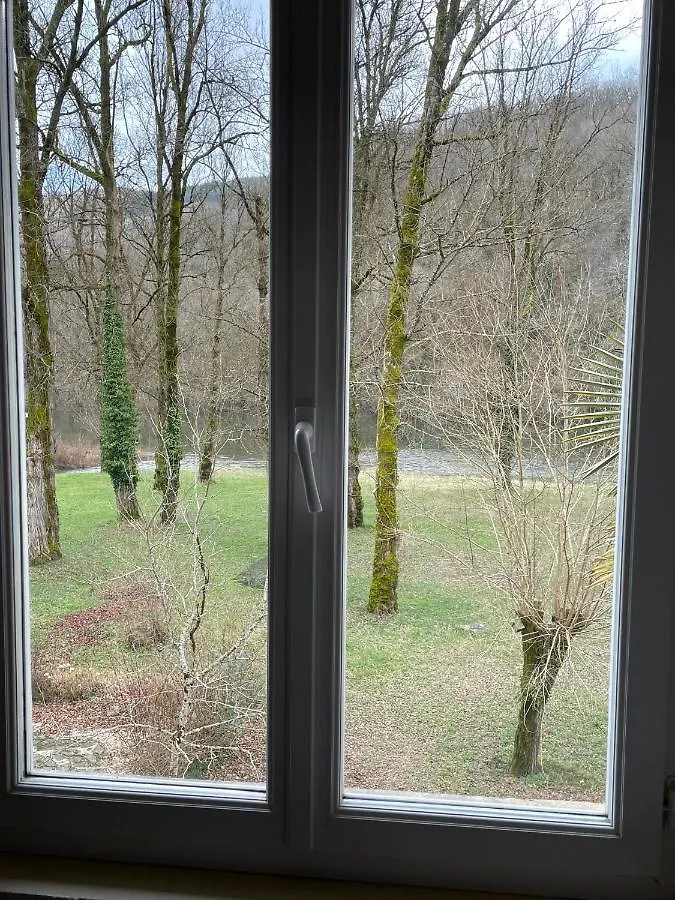L'Appartement De La Truite Cassaniouze Apartment